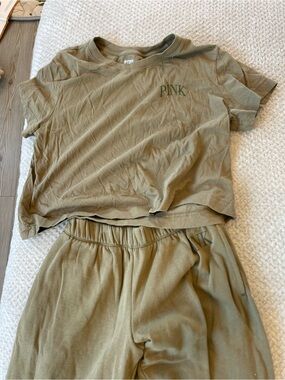 PINK Olive Crew Crop Tee and Joggers Set